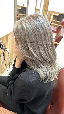 ホワイトベージュ