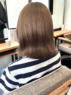 透明感カラーマロンベージュ＊外ハネミディアム秋カラー