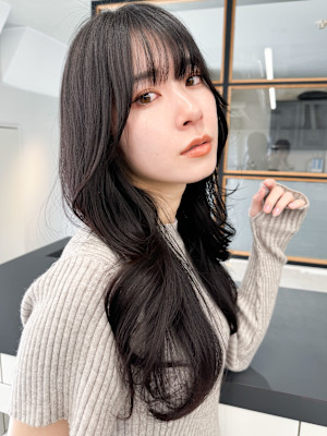 黒髪美髪レイヤー韓国ヘアロングくびれワンカール小顔エアリー