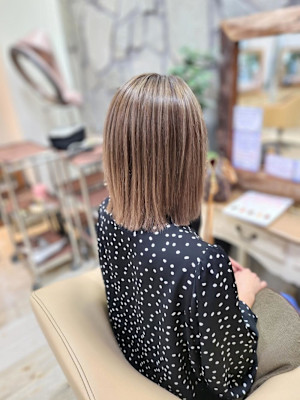 ミルクティーベージュ×シャドールーツ