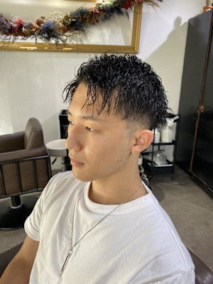 ウルフアッシュブラックカルマパーマベリーショート