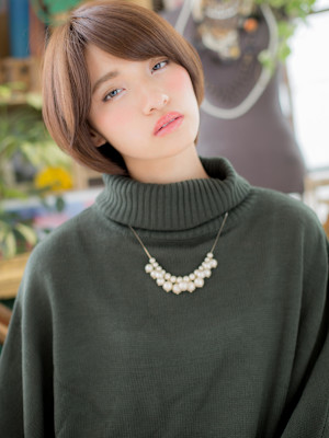 前下がりくすみカラー大人マニッシュショート　オリーブカラー