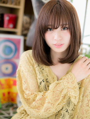 バレイヤージュ艶カラー小顔前下がり大人ボブオリーブグレージュ