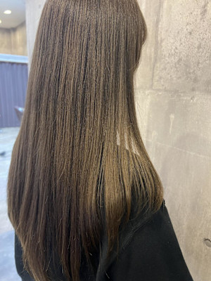 オリーブベージュ