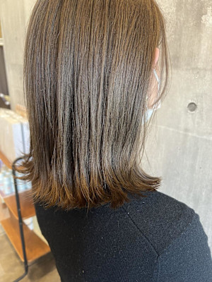 オリーブベージュ