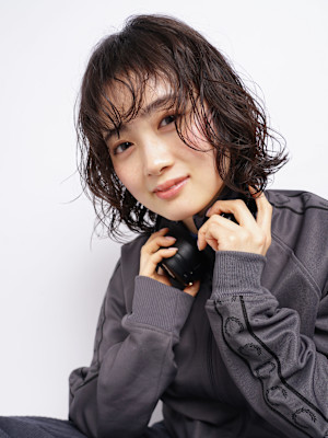 セミウエット/スリークボブ/暗髪/切りっぱなしボブ/河原町/