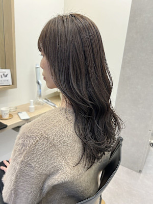 ★20代30代大人巻き髪ロングスタイル