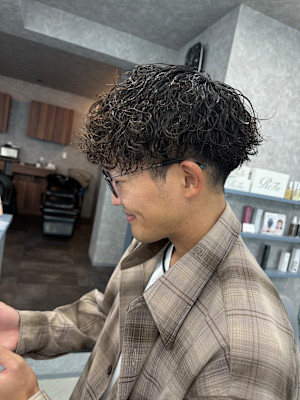 流行りの波巻きパーマ