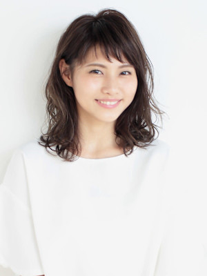 ふわ揺れパーマミディアムボブ