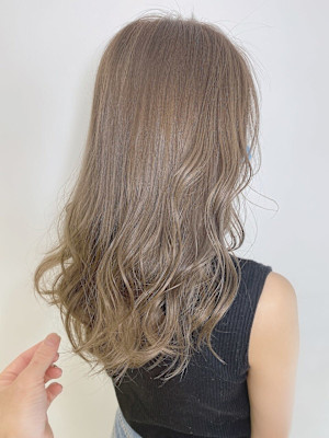 ★20代30代大人可愛いセミロング王道ミルクティーベージュ