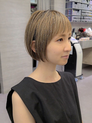 オン眉のぷつっとミニボブ/フルバング・イメチェン