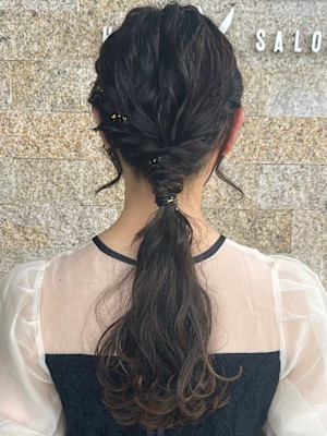 お呼ばれヘア／結婚式ヘア