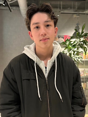 センターパート　アップバング　フェイスフレーミングハイライト