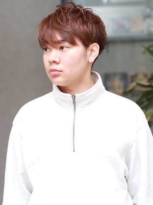 ブラウンカラー　マッシュショート　ケアブリーチ　ハイトーン