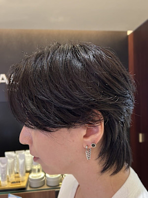 韓国ヘア　センターパートウルフ　フィリックス風　カルマパーマ