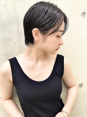 耳掛けタイトショート