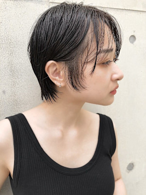 耳掛けタイトショート