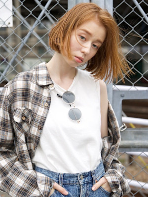 毛先の束間のナチュラルボブ