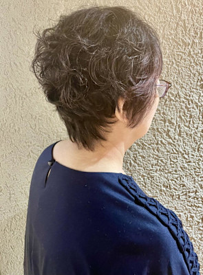 パーマ風くせ毛活かしショートレイヤー【ラベンダーカラー】