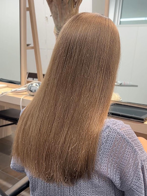 ミルクティーベージュダブルカラーケアブリーチ韓国風レイヤー