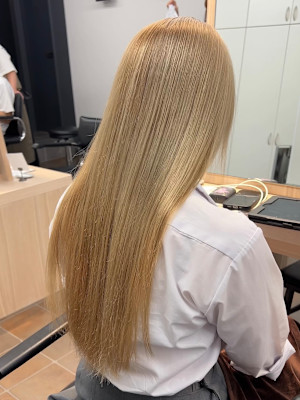 ミルクティーベージュダブルカラーケアブリーチ韓国風レイヤー