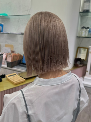 ミルクティーベージュイルミナカラー