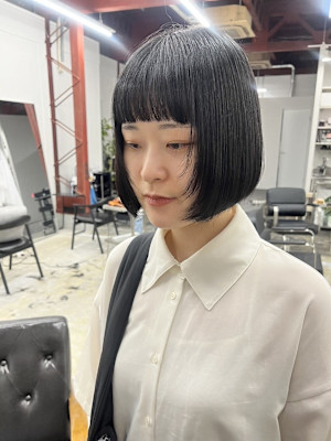 ミニボブ×顔まわりレイヤー