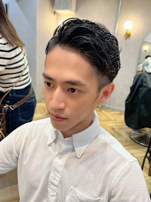 スーツに似合うメンズビジネスヘアー