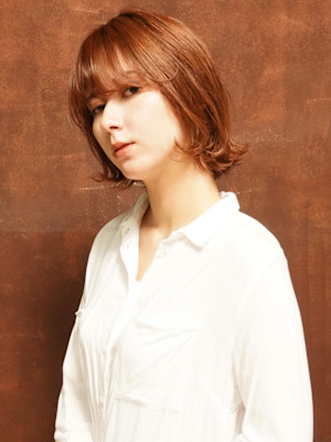 小顔ウルフボブ