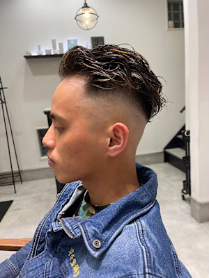 スキンフェード　ハイライト