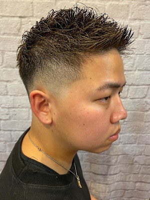 直毛必見スパイキースキンフェードスタイル！【理容室】
