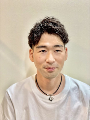 【バーバースタイル】ビジネスマン向けのゆるめパーマ