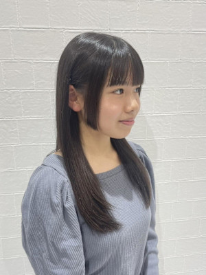 姫カット／ロング／顔周りカット／サイドバング／前髪ぱっつん