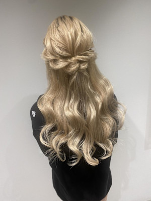 ハーフアップアレンジ