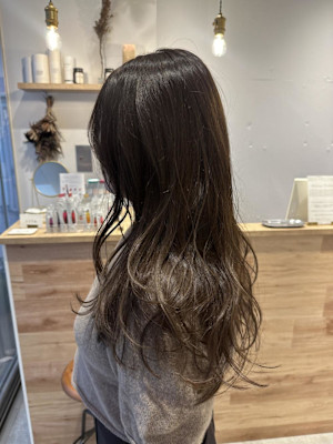 大串　イルミナ　アッシュベージュ