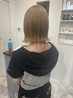 サンドベージュ