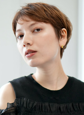 40代50代小顔黒髪ネビージュボブルフワンレンショート