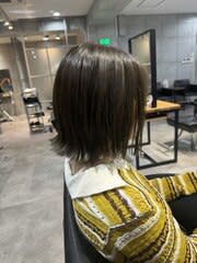 オリーブベージュ