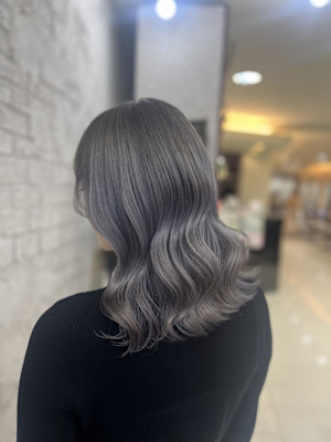 ブルーシルバーアッシュ透明感グラデーションカラー