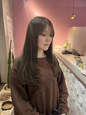 オリーブグレージュ