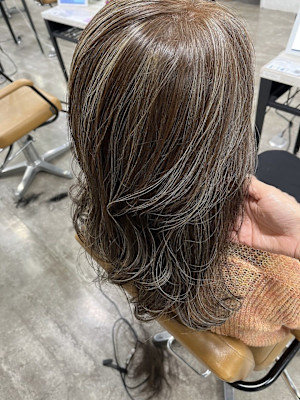 白髪ぼかしハイライトケアカラー池袋