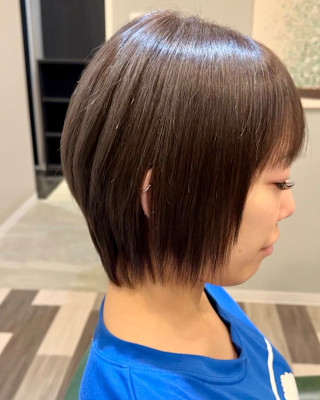 ショートボブルフ×グレーネビージュカラー