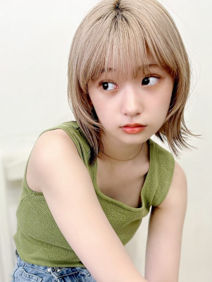 ボブレイヤー/ダブルカラー/グレーベージュ/ブリーチ