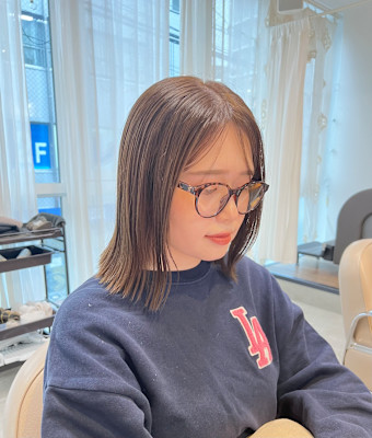 オリーブベージュ/透明感カラー/切りっぱなしロブ