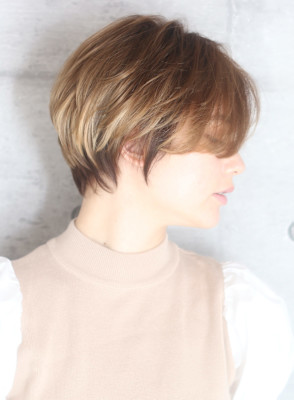 40代50代小顔黒髪ネビージュボブルフワンレンショート