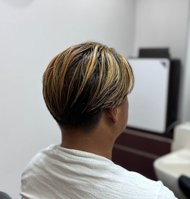 ワンランク上のおしゃれカラー！センターパートメッシュ☆