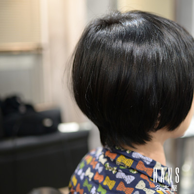 【大人女性のためのヘアスタイル】襟足長めのナチュラルボブ