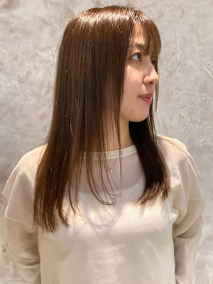 オリーブベージュ　レイヤースタイル　ワンカール　セミロング