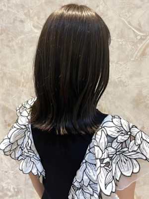 暗髪カラー　オリーブカラー　赤み消しカラー　ツヤ髪ミディアム