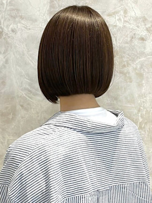 ミニボブ　大人ショート　丸みボブ　グレージュカラー